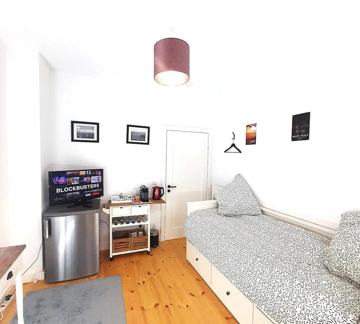 Central Private Cozy Room W Own Entrance, Spacious Bathroom, On-Site Parking هامبورغ